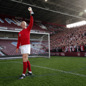 Bobby Moore: Biểu Tượng Bất Tử Của Bóng Đá Anh Và Thế Giới 4 image2 15